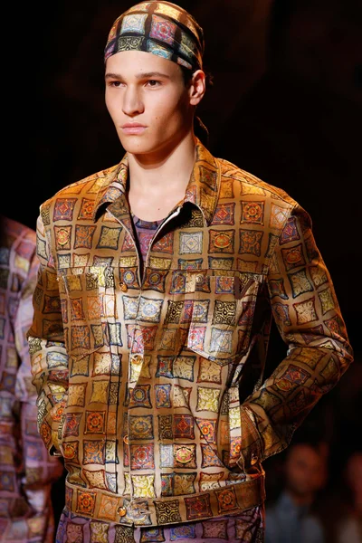 Look 26